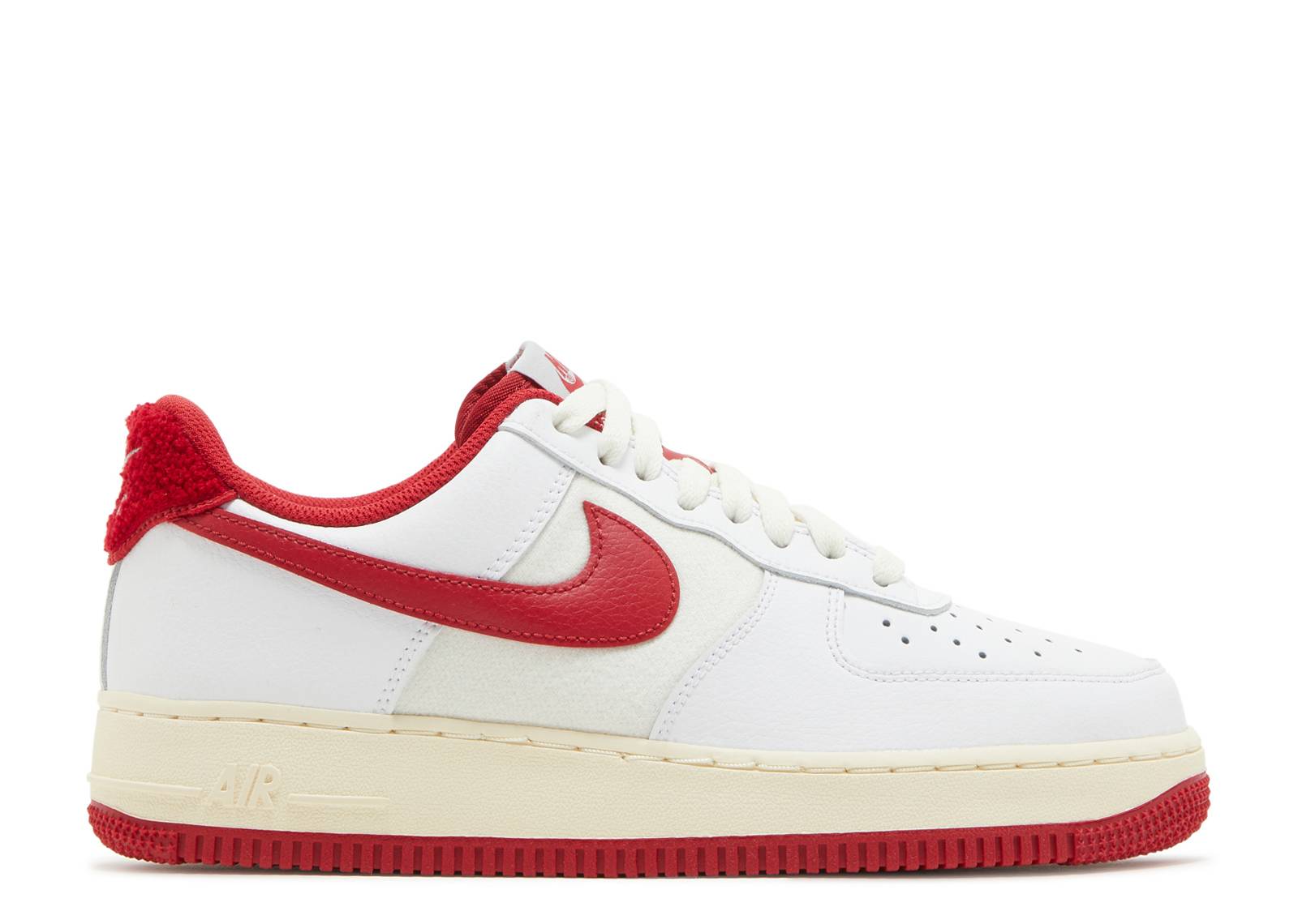 Air Force 1 07 LV8 (Lettermans Jacket)