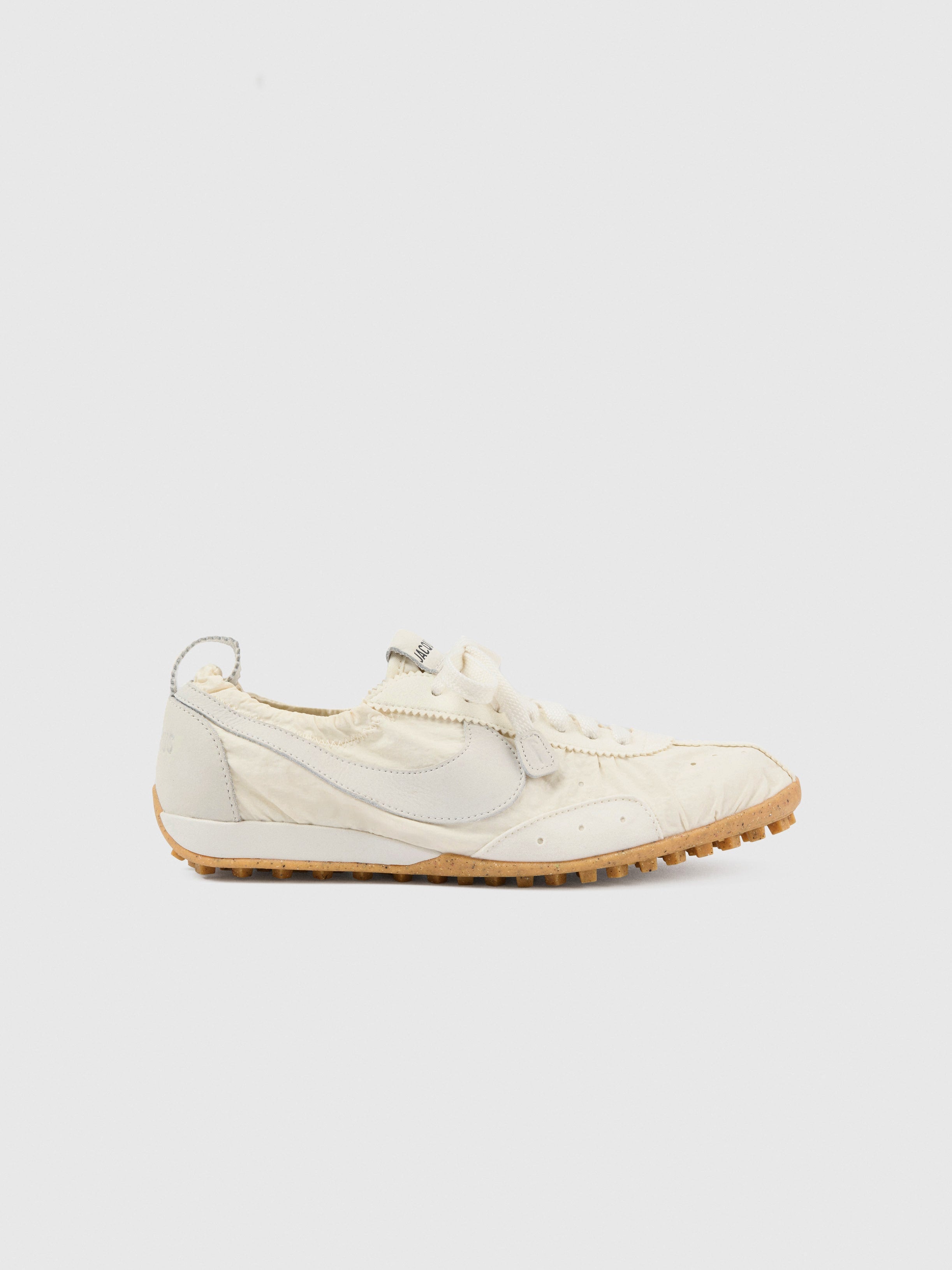 JACQUEMUS X WMNS NIKE MOON SHOE SP (SOFT PEARL)